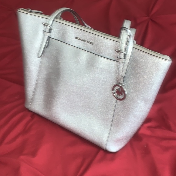 Michael Kors silver purse❤️ - Picture 2 of 6